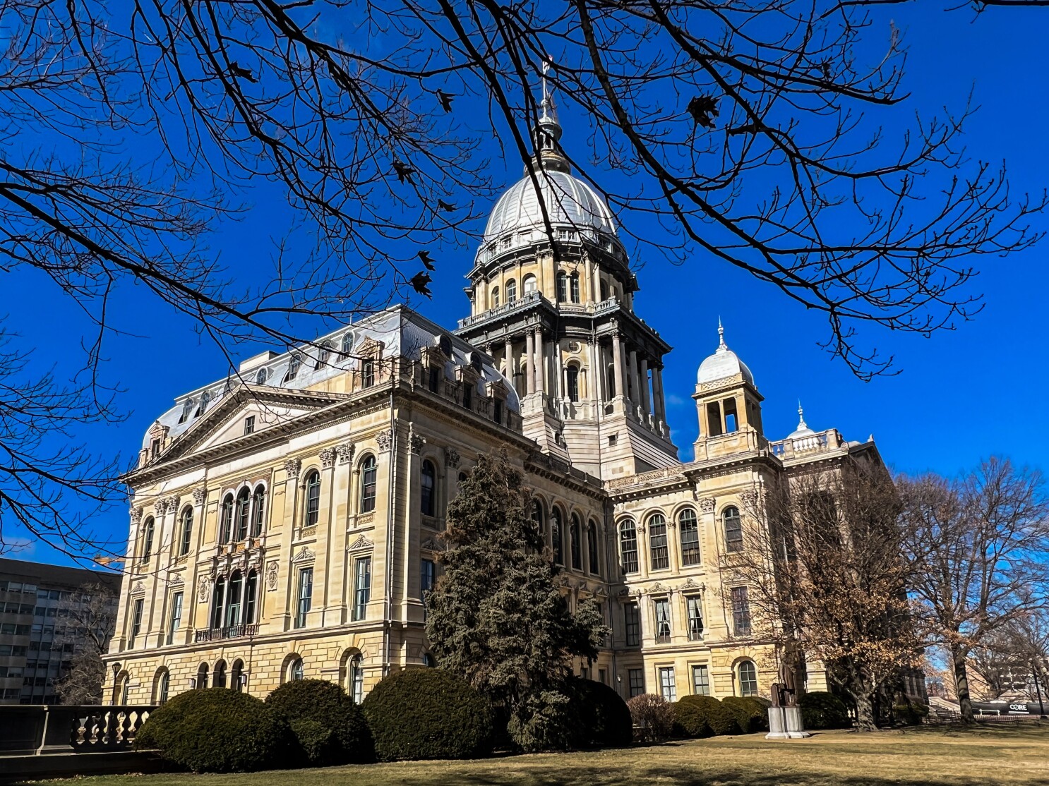 Illinois Senate Approves $53.1 Billion Budget Plan
