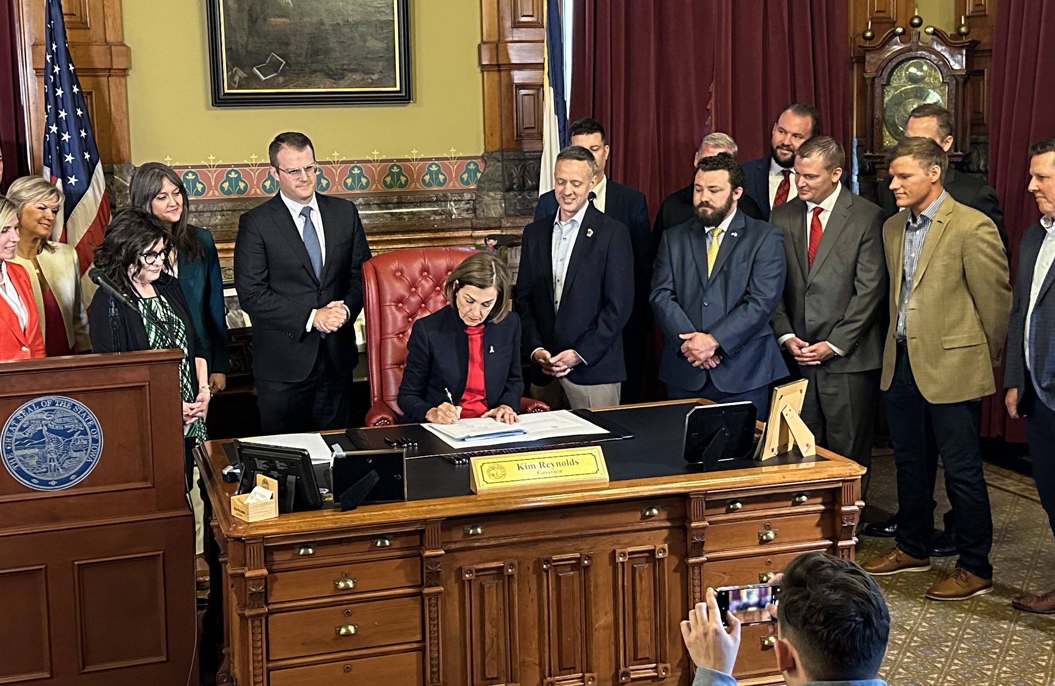 Iowa Governor Signs New Tax Cut Law: What You Need to Know