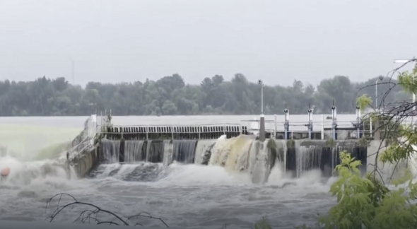 Floods Fail Area Around Wisconsin Dam, Triggers Evacuation