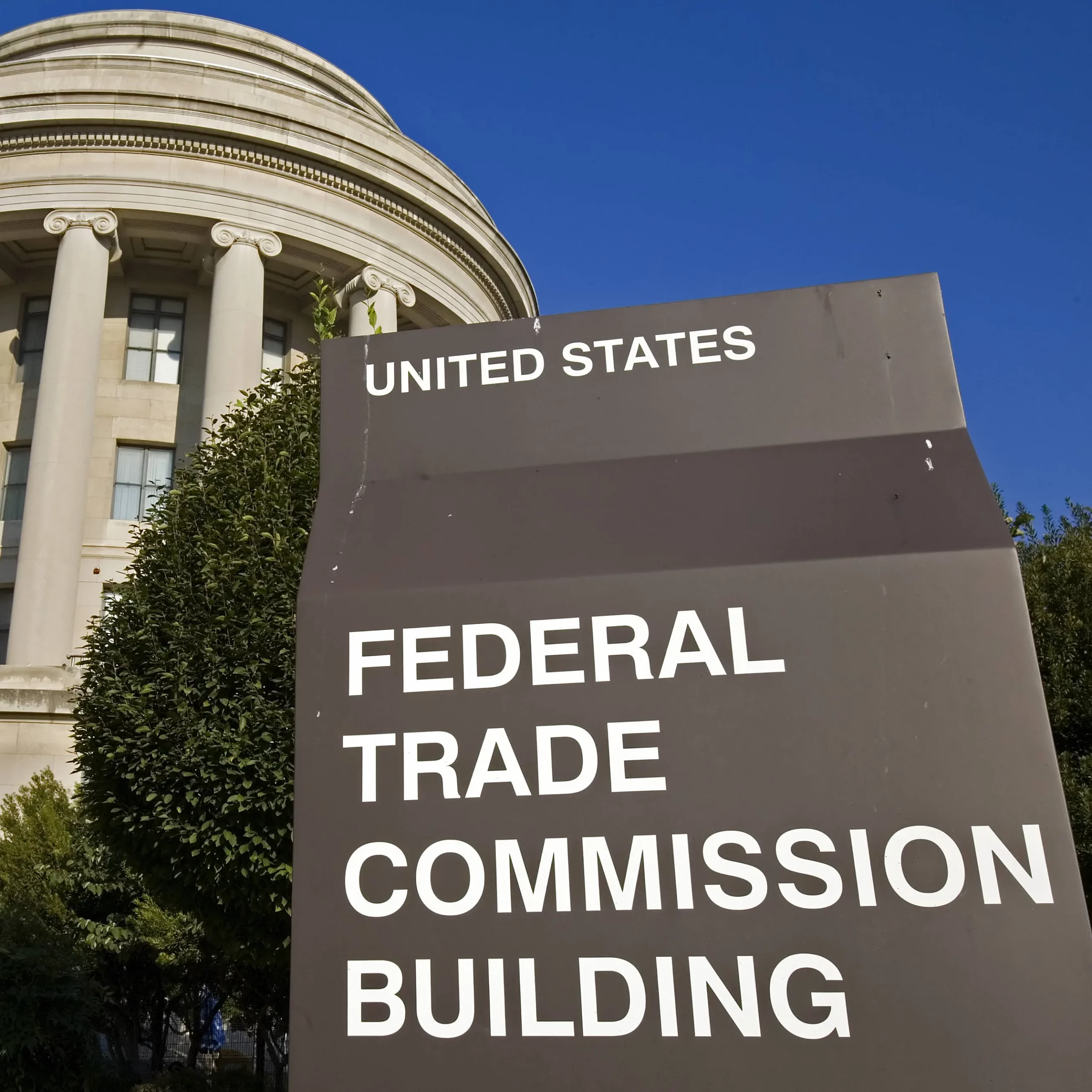 FTC Bans Fake Online Reviews With New Penalties