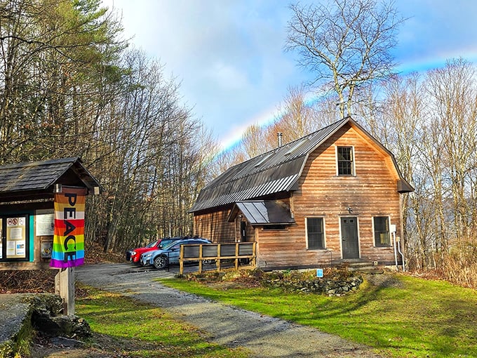 Fly by for a spell: Trade horsepower for bird power at this roadside retreat.