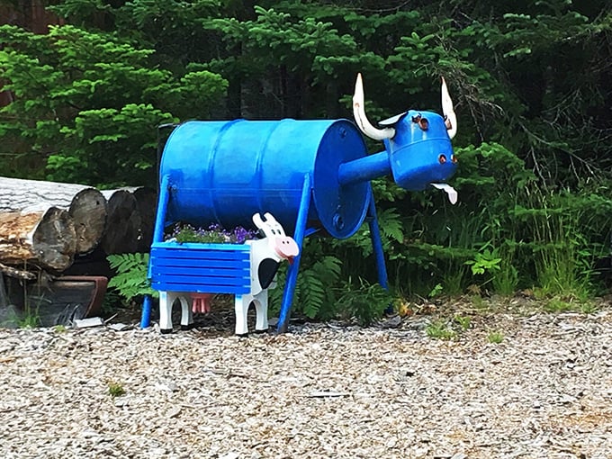 Who says lumberjacks don't have a sense of humor? This metallic menagerie is udderly delightful and absolutely amoosing.