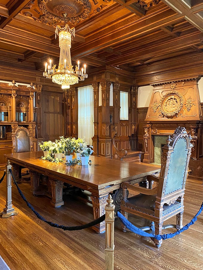 Dinner is served… if you're the king of Sweden. This dining room could make even IKEA furniture feel underdressed.