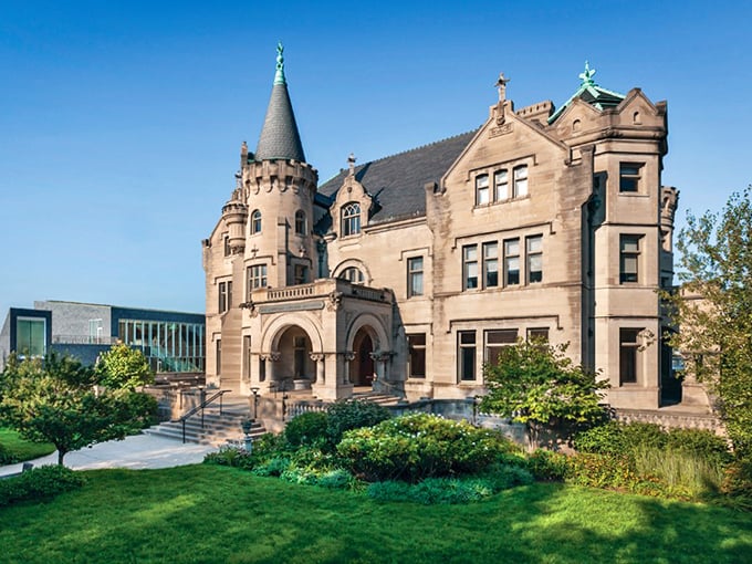 Cinderella, eat your heart out! This castle puts fairy tales to shame, and it's right in the heart of Minneapolis.