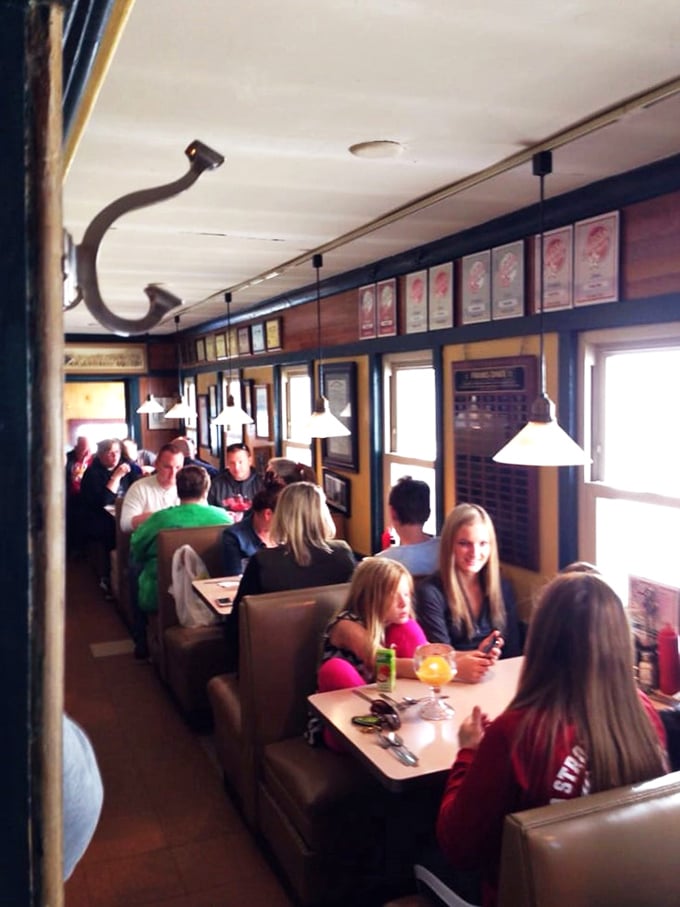 A full house of happy diners, proving that good food is the universal language – and Franks Diner is fluent in deliciousness.