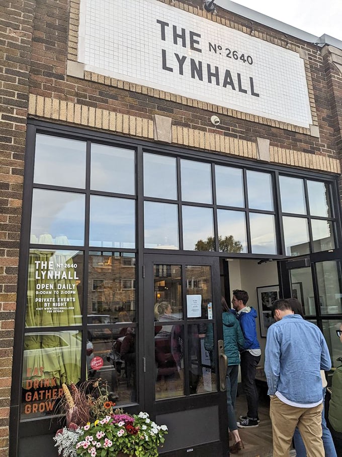 Part cafe, part community hub, all delicious. The Lynhall is where strangers become friends over great food.