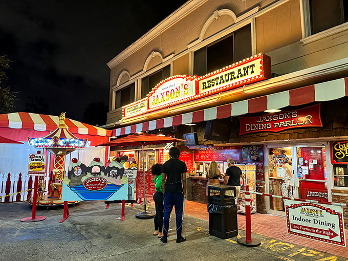 Night or day, Jaxson's neon glow beckons. It's like stepping into a 1950s postcard, but with better ice cream and fewer poodle skirts.