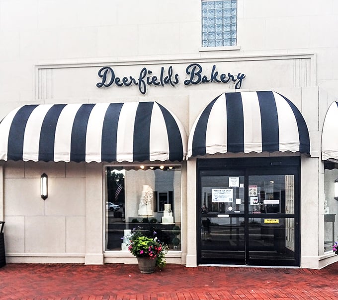 Step into a Hallmark movie at Deerfields! Classic charm meets world-class pastries in this 19th-century gem.