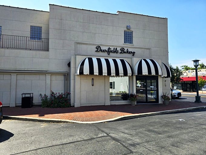 European-style treats without the jet lag! Deerfields' strudel will have you yodeling with delight.