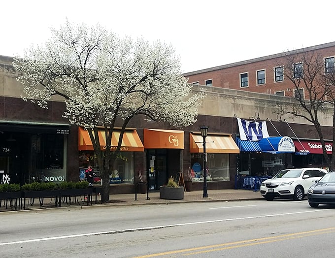 Blue and yellow and fun all over! Geppetto's awning is like a rainbow leading to a pot of playthings.