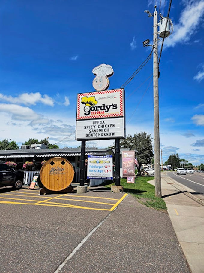 Retro vibes, modern cravings! This classic drive-in serves up nostalgia with a side of crispy, golden fries.