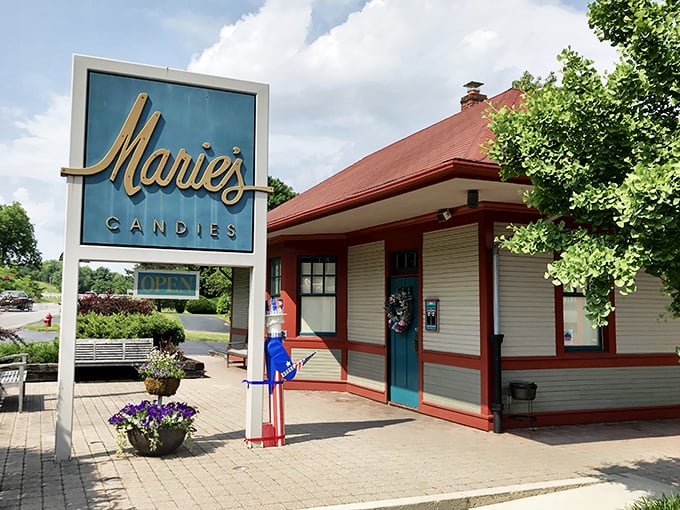 Marie's: Where small-town charm meets big-time flavor in a sweet Americana package.