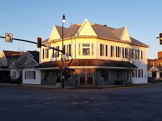 No clogs required! The Wooden Shoe Inn serves up a taste of Dutch-inspired comfort in the heart of Ohio.