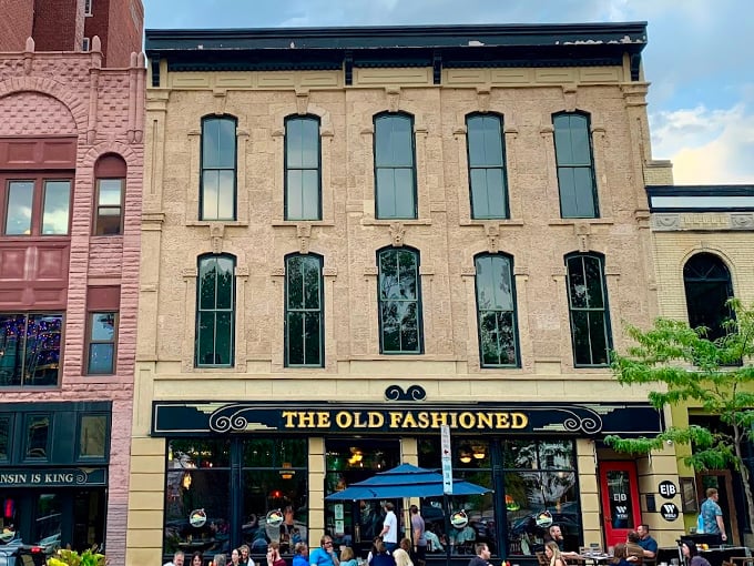 Hearts on the windows, comfort on the plate. The Old Fashioned serves up nostalgia with a side of crispy perfection. Photo credit: Keithley Sherwood