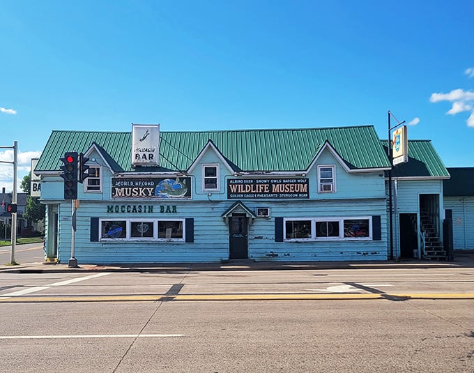 Step into a time warp where taxidermy meets taproom. This place is more stuffed than your grandma's Thanksgiving turkey!