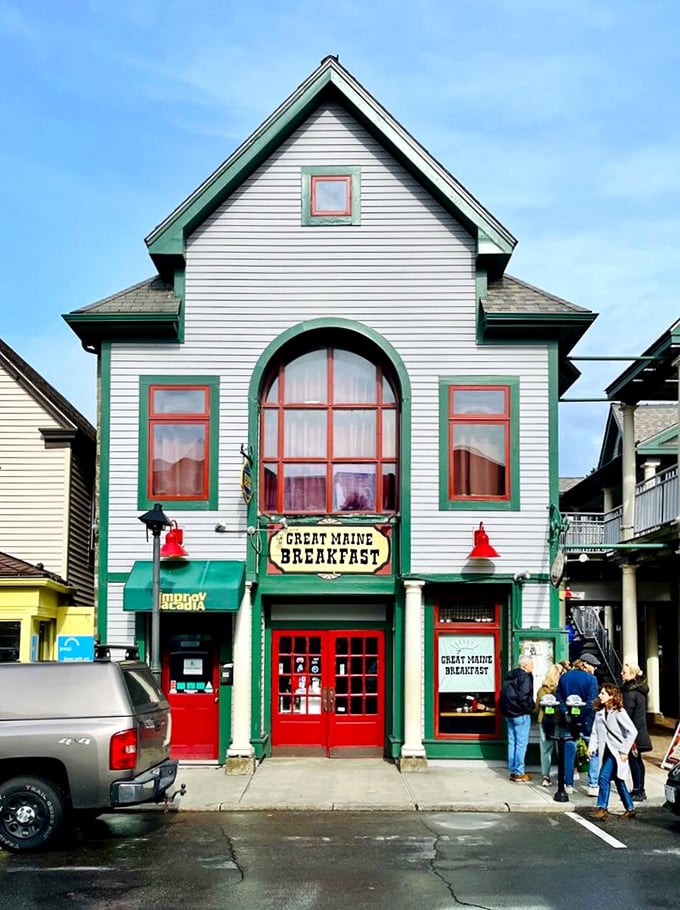 Destination: Delicious! This charming Victorian house is your breakfast pot of gold at the end of the rainbow.