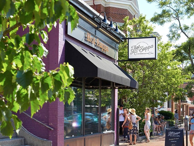 Detour-worthy dining! This purple building is a beacon of breakfast hope for hungry travelers.