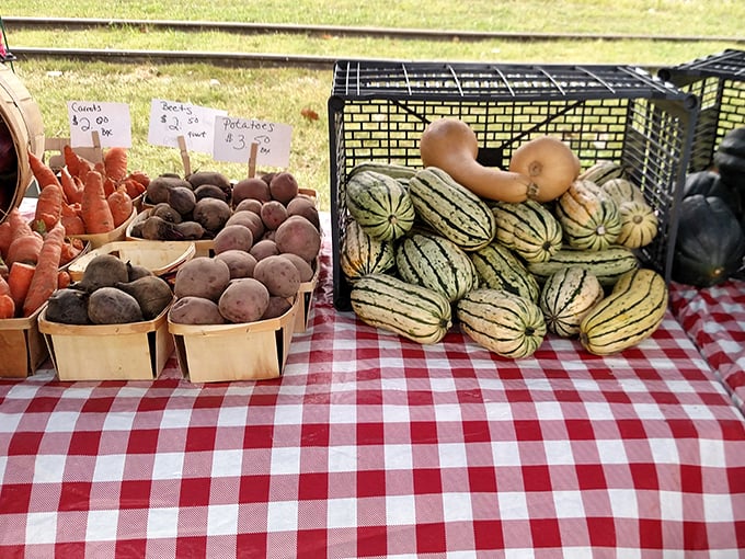 Farm-fresh feast for the eyes! This farmers market spread is so colorful, it puts your average supermarket to shame.