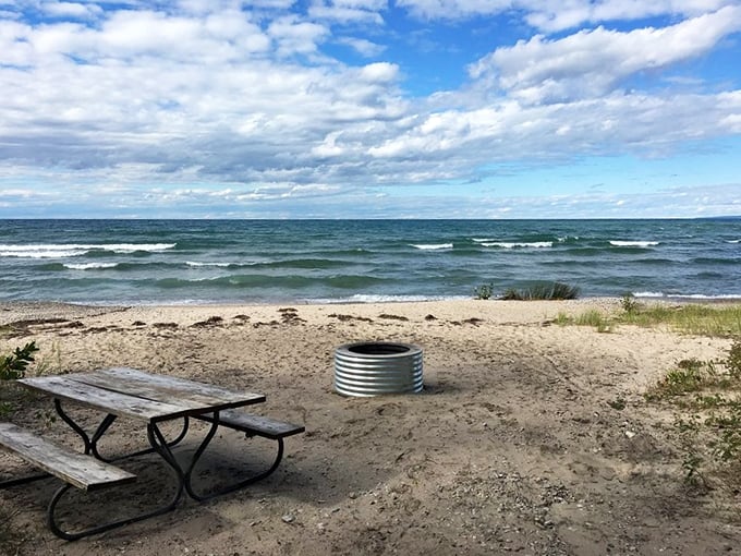 Lakeshore dining at its finest. This picnic spot offers a view that puts even the fanciest restaurants to shame.