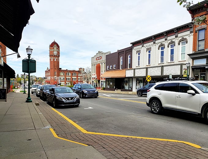 Where Norman Rockwell meets hipster haven. Chelsea's downtown is a delightful blend of vintage charm and contemporary cool, perfect for leisurely strolls and window shopping.