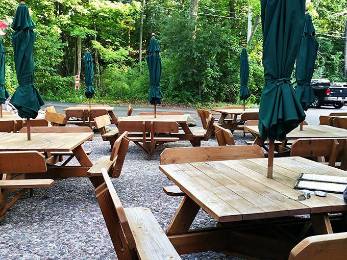 Nature's dining room awaits! These outdoor tables offer a feast for the eyes and a breath of fresh air with every bite.