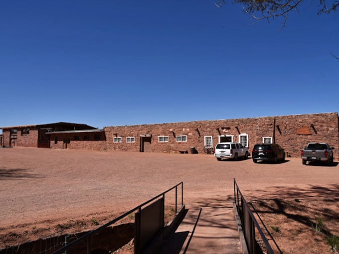 Hubbell Trading Post: The original one-stop shop since 1878. Navajo rugs, canned goods, and a slice of living history – no pelts required for purchase.