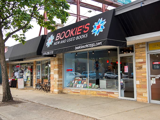 Bookworms, rejoice! The Bookies is your literary oasis in the concrete jungle of Chicago.