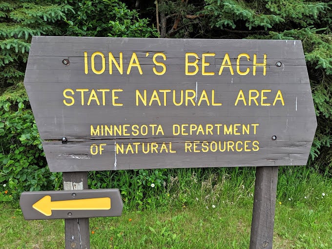 "This way to paradise!" The sign might as well say. Iona's Beach: where Mother Nature shows off her interior design skills.