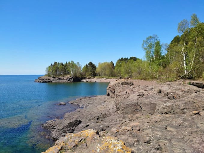 Rocks, water, trees - oh my! This view is giving me serious 