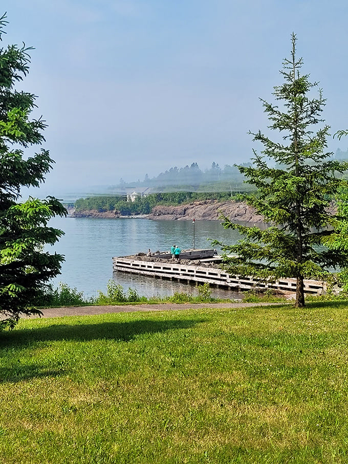 Lakeside lounging: where 