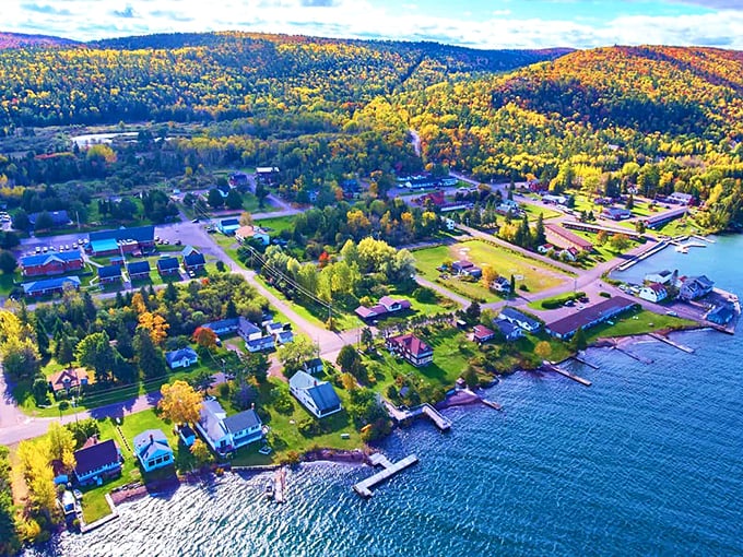 Sunset sailors and cozy cabins – Copper Harbor serves up Lake Superior views better than grandma's apple pie. Photo credit: Guide Along