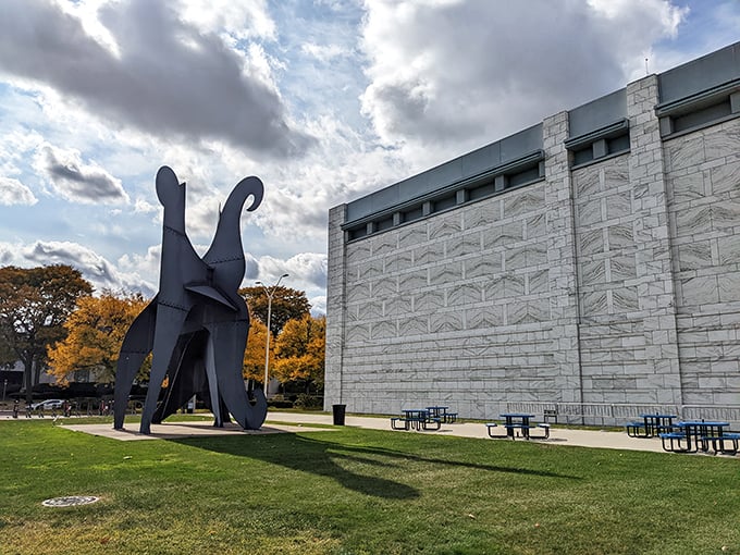 Detroit Institute of Arts brings the drama outdoors. These sculptures are like a metal ballet, pirouetting against the urban skyline.