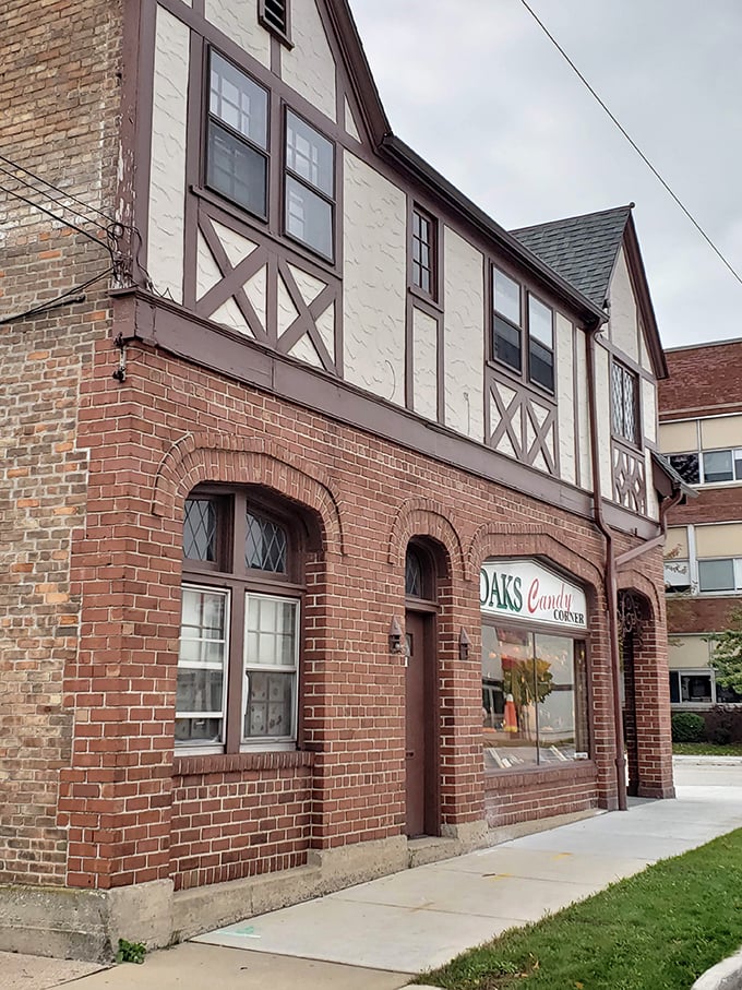 Where history meets sweetness. Oaks Candy Corner's timeless charm invites you to step back in time and indulge in century-old candy craftsmanship.