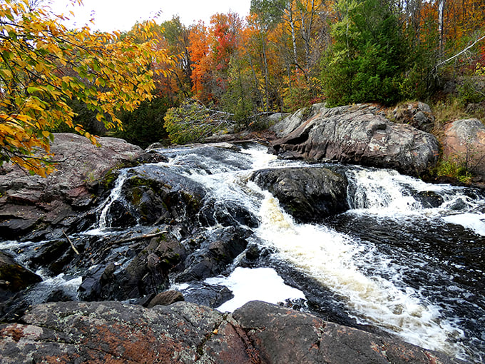 Talk about a rocky relationship! Copper Falls and its gorge have been going steady for millennia, carving out a scene more dramatic than a soap opera.