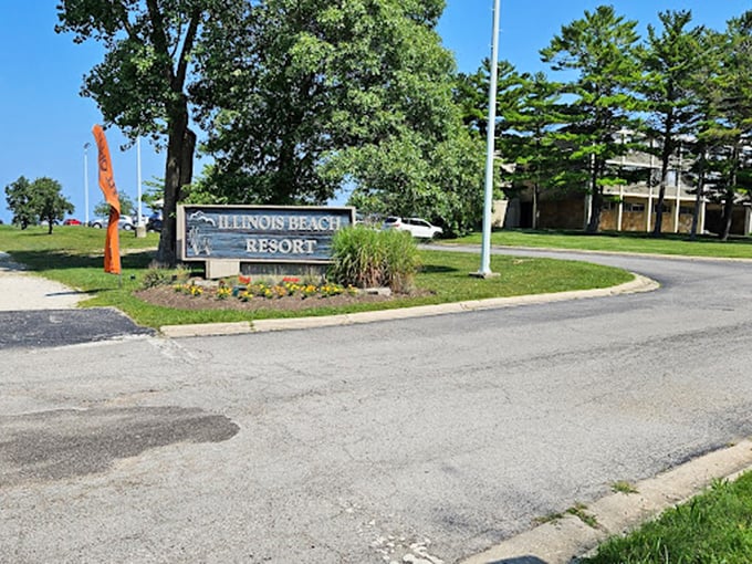 Flower power meets beach vibes: This sign promises a groovy time at Illinois Beach Resort, no lava lamp required.