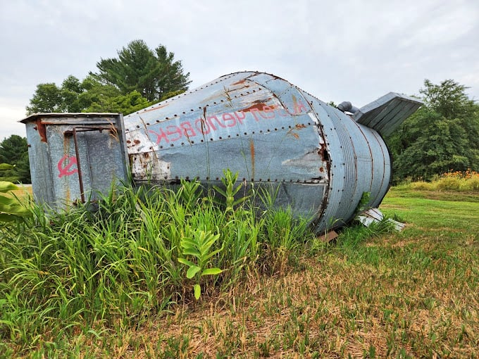 Is it a spaceship? A time machine? Nope, just Vermont's quirkiest lawn ornament. ET, phone the scrap yard!