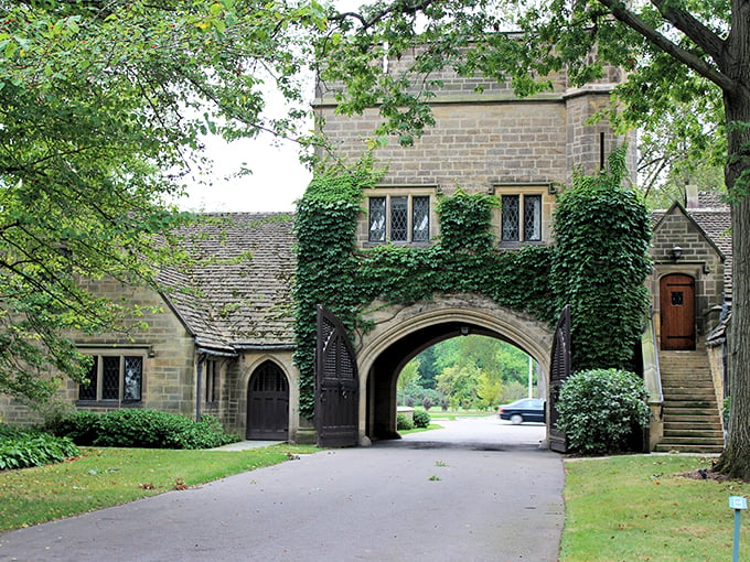 dsel & Eleanor Ford House: Cottage living, Ford style. Turns out, auto royalty knew a thing or two about curb appeal.