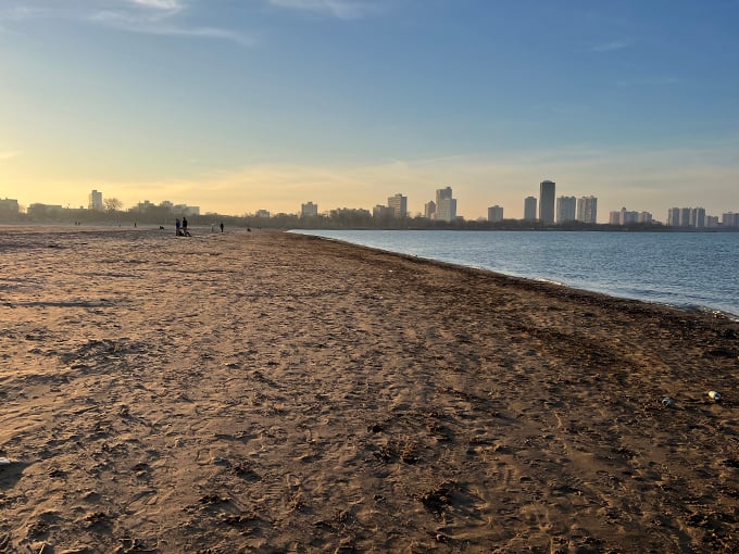 Windy City's chill-out zone. Where beach bums and bird watchers unite, proving that feathers and flip-flops can indeed flock together.