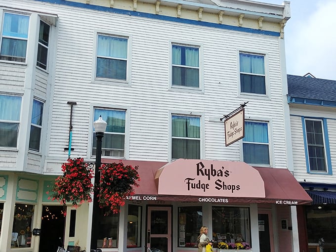 Fudge so good, it should be illegal. Ryba's might just be the most delicious felony you'll ever commit. Guilty as charged, Your Honor!