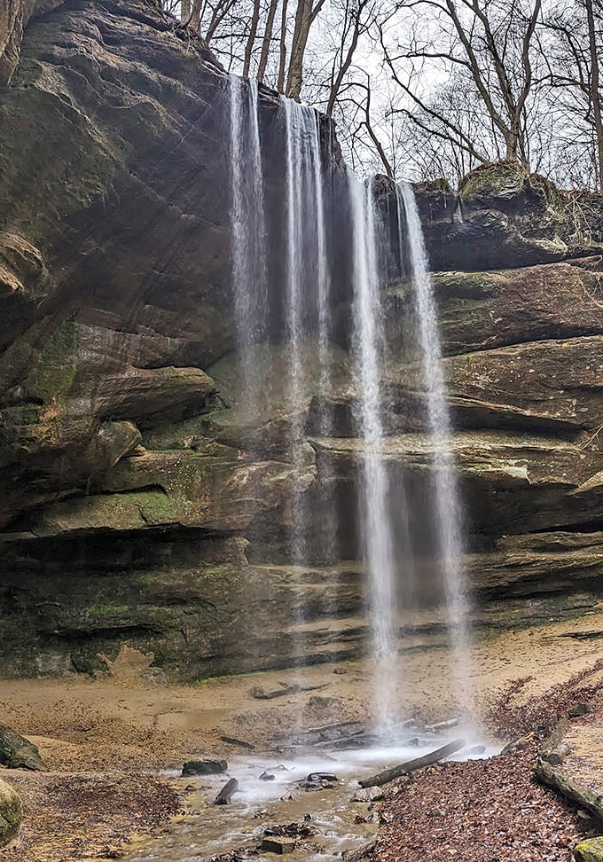 Roadtrippers, brace yourselves! This 80-foot plunge is the thrill ride your journey's been missing.