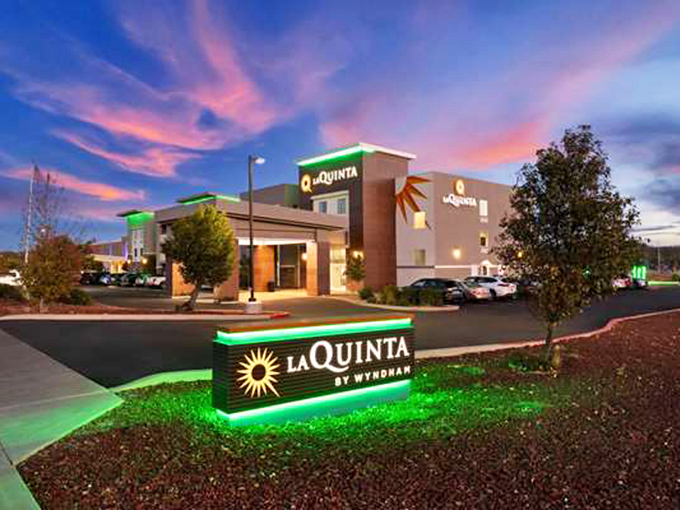 La Quinta: Where comfort meets convenience. After a day of exploring, it's your oasis in the Arizona wilderness.