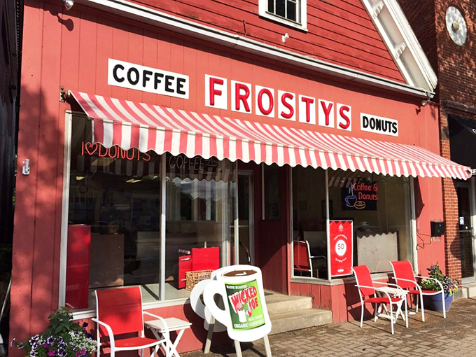 Red, white, and delicious! Frosty's exterior is as American as apple pie... if apple pie were made of donuts.