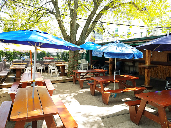 Alfresco dining done right! Under a canopy of trees and umbrellas, every meal feels like a picnic - minus the ants and with way better food.