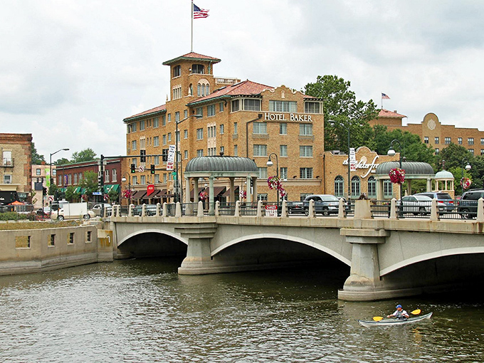 Bridging the gap between relaxation and adventure: St. Charles' waterfront is where kayaks and skyscrapers play nice.