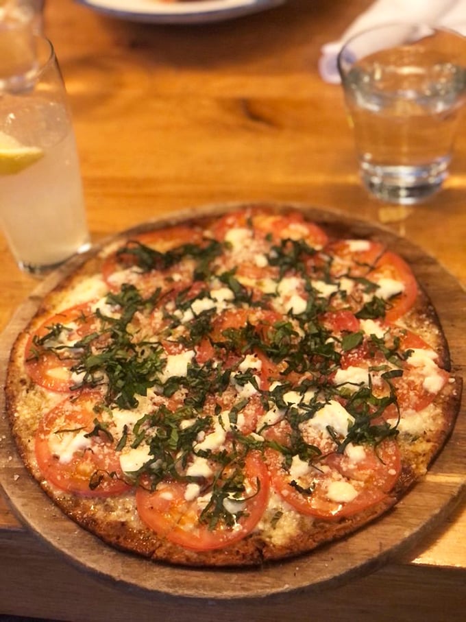 Pizza perfection! This margherita pie is like a little slice of Italy, right here in the heart of Ohio.