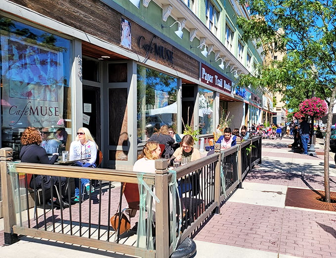 A slice of European charm in Royal Oak! Cafe Muse's inviting storefront beckons food lovers like a siren's call to hungry sailors.