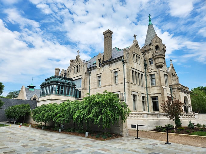 A castle in Minneapolis? You bet your Swedish meatballs! This fairytale facade is more enchanting than a Disney movie marathon.