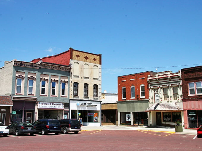 Step into a Norman Rockwell painting come to life! Carlinville's town square is a charming blend of yesteryear and today, where history whispers from every brick.