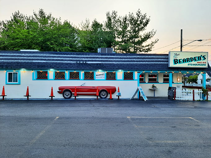 Step back in time! Bearden's exterior is like a portal to the 1950s, complete with a classic car bench that's begging for a selfie.