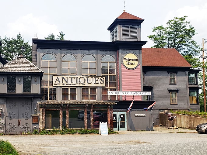 Quechee's Antique Collaborative: Where 'window shopping' becomes an Olympic sport. Gold medals for all who enter!